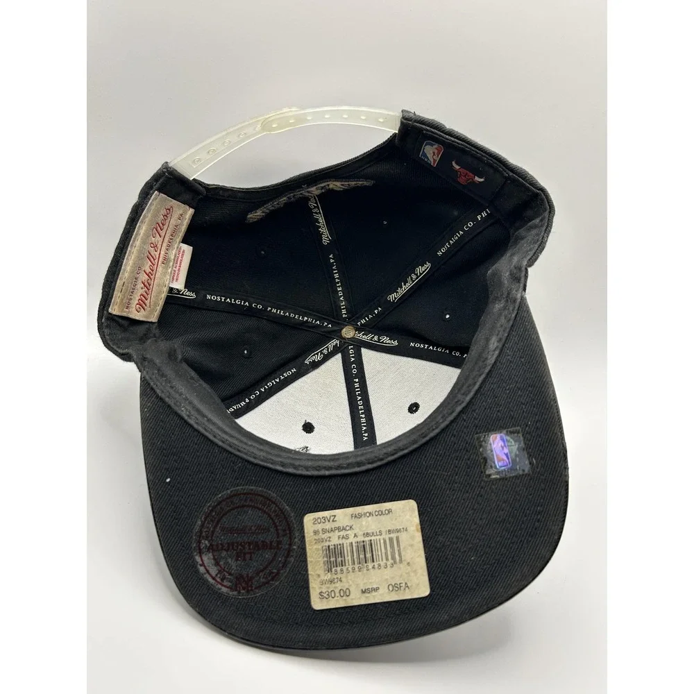 Chicago Bulls Hat Cap Snap Back Mens‎ Mitchell Ness Black Purple NBA Basketball